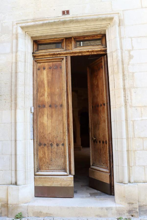 Uzes, Au Coeur Du Centre Medieval La Boussole D'Uzes, Appartement De Caractere Du XVII -Eme Siecle Luaran gambar